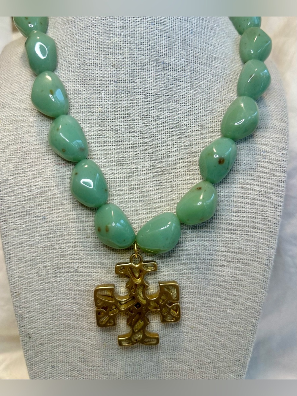 Tory Burch Roxanne Swirled Mint Beaded Logo Statement Necklace in Gold Tone, 15"